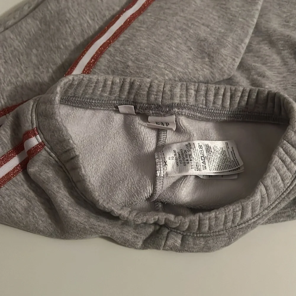 👧🏻Gap - two pants!!! Size XL girls